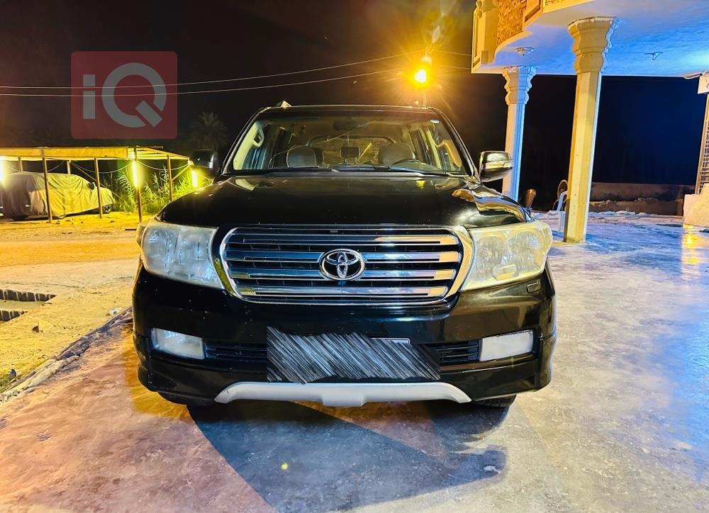 تۆیۆتا لاند کروزەر